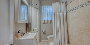 16_Thomas_Avenue_380